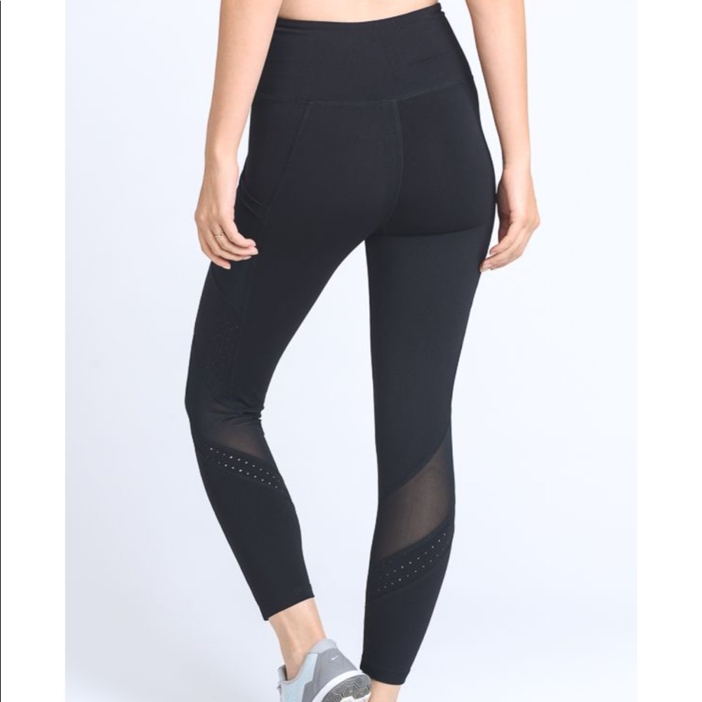 LAST LARGE ✨Black high waisted leggings!